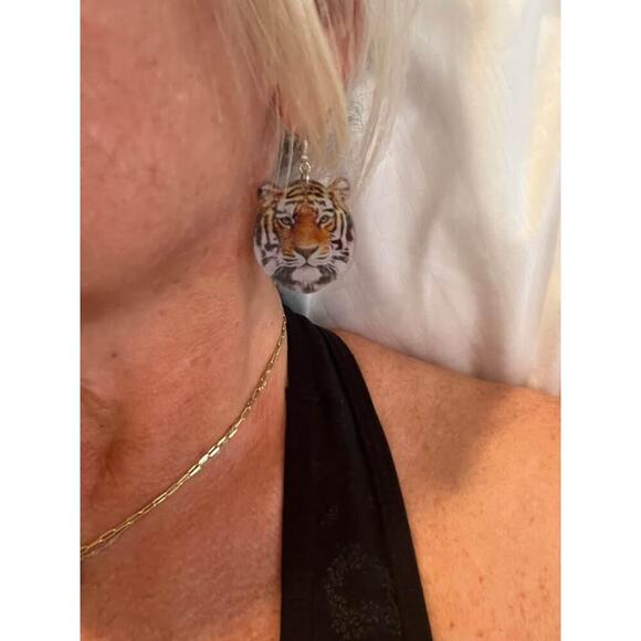 NEW 🐅 Tiger 🐅 Acrylic Earrings - Picture 4 of 4